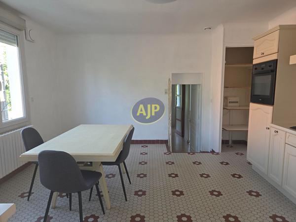 Maison à louer Reze : 3 pièces, 73m² avec 2 chambre(s) à 800€ - AJP Immobilier Nantes Sud