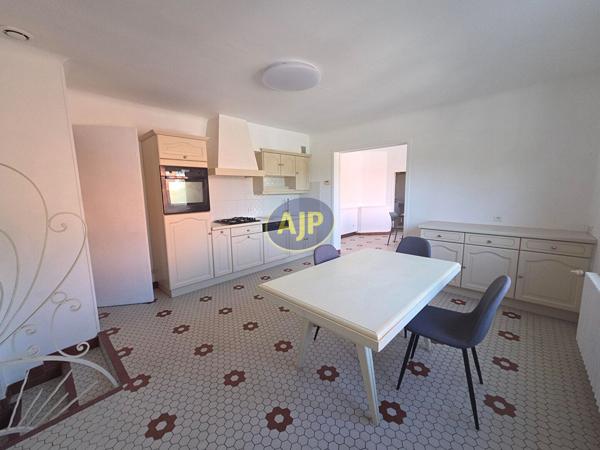 Maison à louer Reze : 3 pièces, 73m² avec 2 chambre(s) à 800€ - AJP Immobilier Nantes Sud