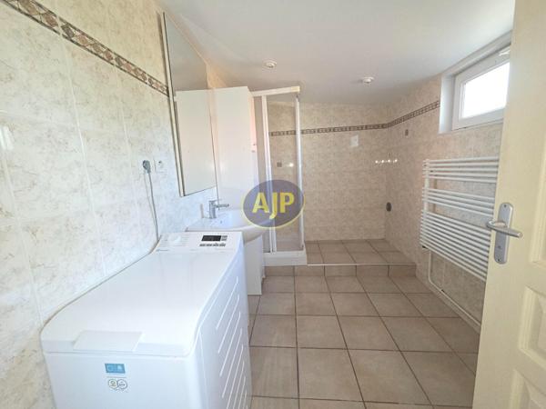 Maison à louer Reze : 3 pièces, 73m² avec 2 chambre(s) à 800€ - AJP Immobilier Nantes Sud