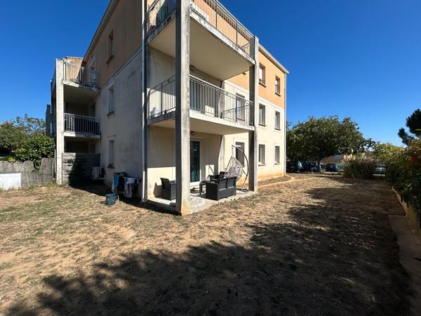 Appartement en rez de chaussée avec grand jardin et parking