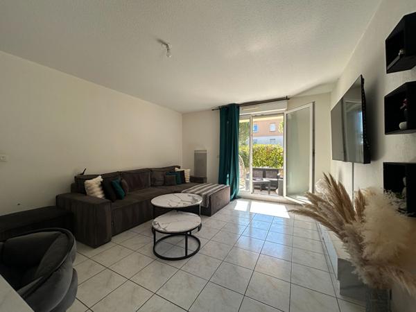 Appartement en rez de chaussée avec grand jardin et parking