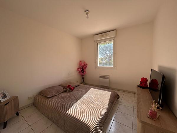 Appartement en rez de chaussée avec grand jardin et parking