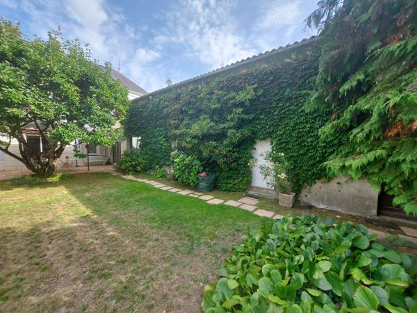 Maison de maitre au cœur du bourg