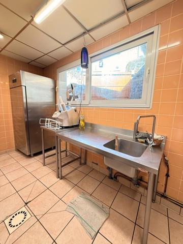 OPPORTUNITE ! Restaurant de caractère avec fonds et murs, adresse emblématique, à vendre au coeur de Guéret 415 000 €