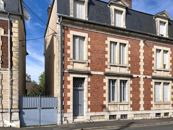Maison à vendre 337 920 € Bourges 6 p 160 m² DPE E