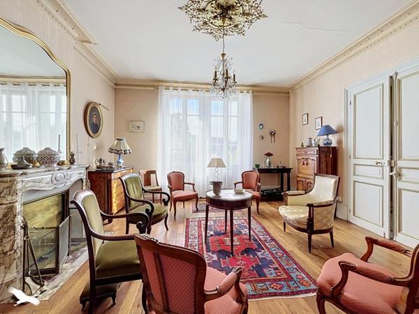 Maison à vendre 337 920 € Bourges 6 p 160 m² DPE E