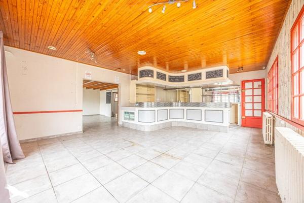 Immeuble à vendre |  Saint-Pierre-le-Vieux |  250 m²