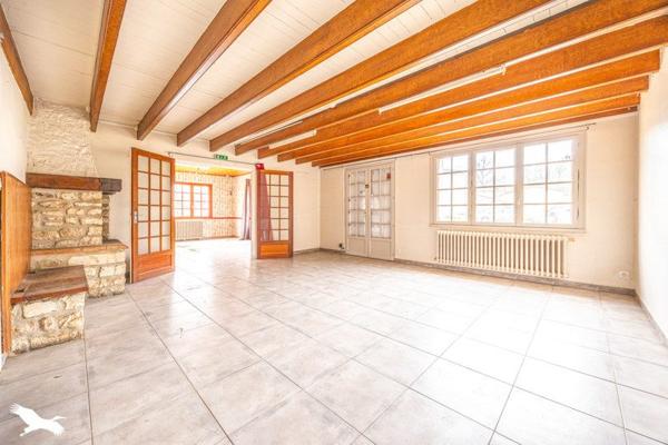 Immeuble à vendre |  Saint-Pierre-le-Vieux |  250 m²