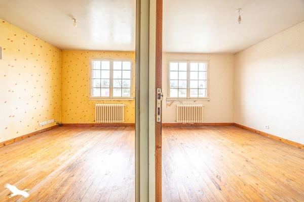 Immeuble à vendre |  Saint-Pierre-le-Vieux |  250 m²