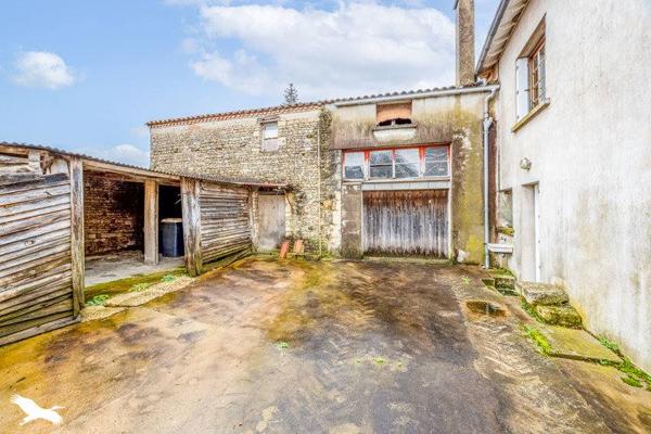 Immeuble à vendre |  Saint-Pierre-le-Vieux |  250 m²