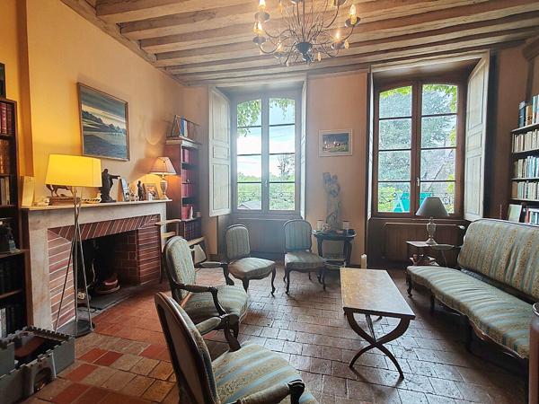 Maison de caractère 12 pièce(s) 279 m2 Cande sur Beuvron.
