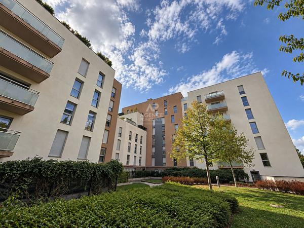 Appartement Cergy 2 pièce(s) 40 m2 154 450 € **  - Référence  2352