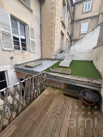 Maison de Type V - Plein Centre-ville