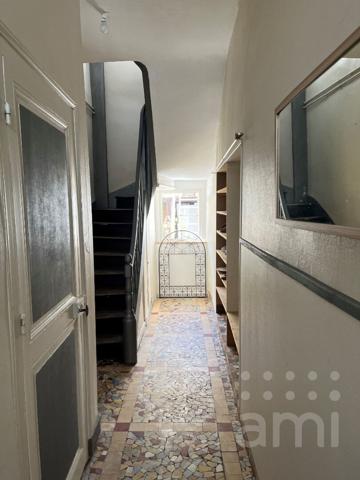 Maison de Type V - Plein Centre-ville