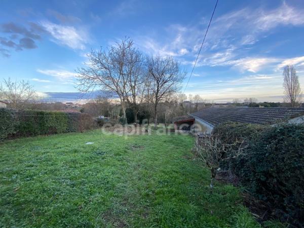 SAINT JEAN DE THOUARS (79) Maison de plain pied 3 chambres et un bureau