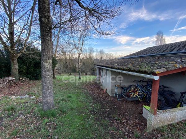 SAINT JEAN DE THOUARS (79) Maison de plain pied 3 chambres et un bureau