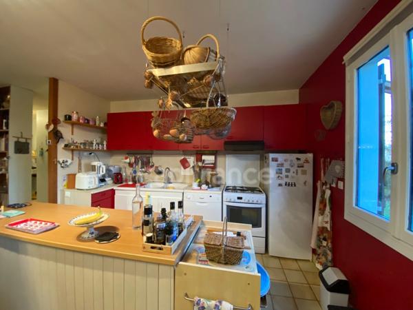 SAINT JEAN DE THOUARS (79) Maison de plain pied 3 chambres et un bureau