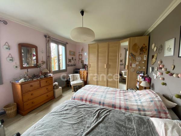 SAINT JEAN DE THOUARS (79) Maison de plain pied 3 chambres et un bureau