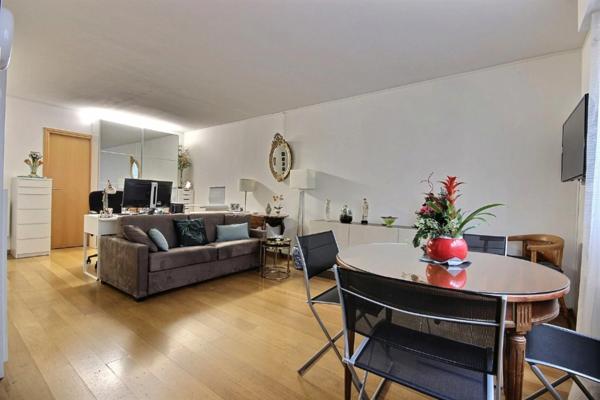 - SAINT DOMINIQUE - 2 pièces en rez de jardin 45m²