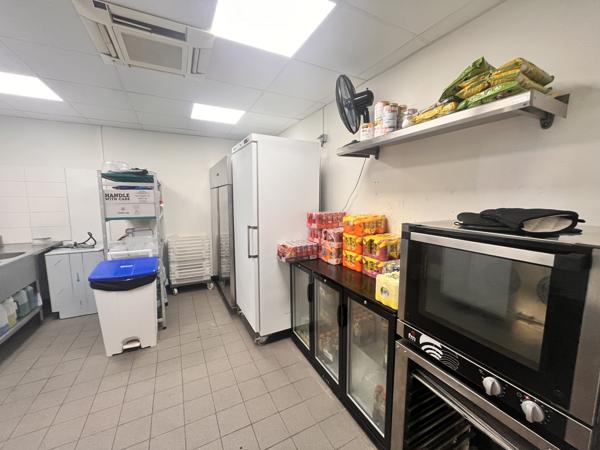 Fonds De Commerce - 70 m²