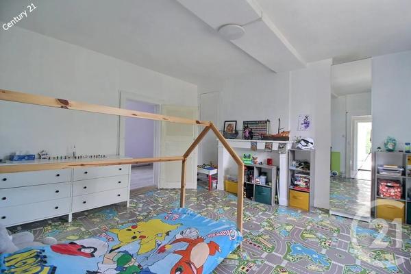 Maison à vendre  8 pièces - 196 m 2   CHATEAU THIERRY  - 02
