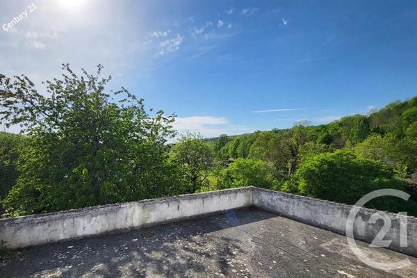 Maison à vendre  8 pièces - 196 m 2   CHATEAU THIERRY  - 02