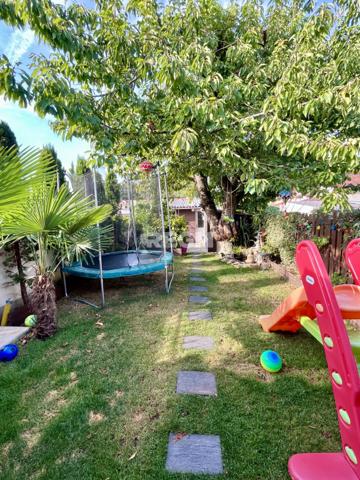Maison meulière bien entretenue, sous-sol total, double garage, jardin