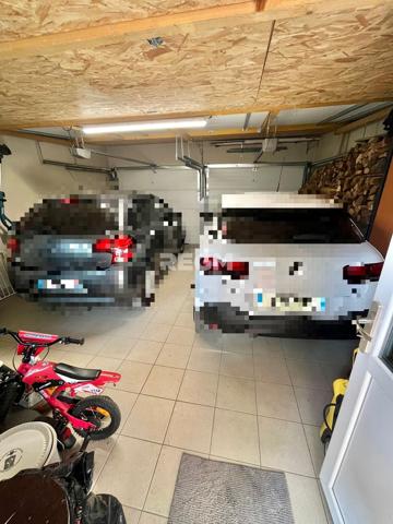 Maison meulière bien entretenue, sous-sol total, double garage, jardin