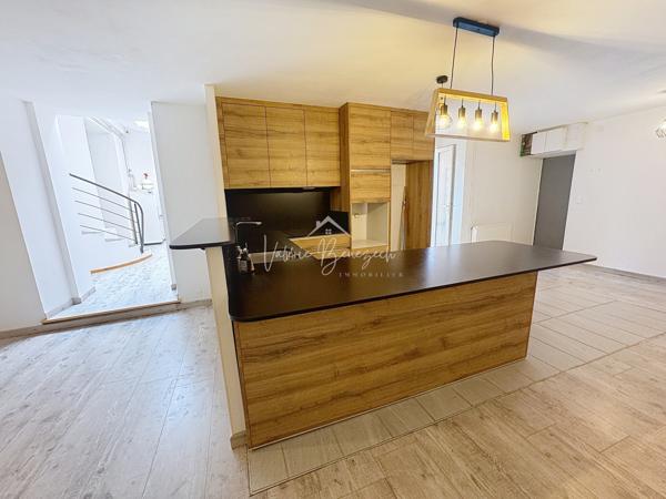 Saint-Affrique (12400) Appartement lumineux de 140 m² avec patio au coeur de Saint-Affrique
