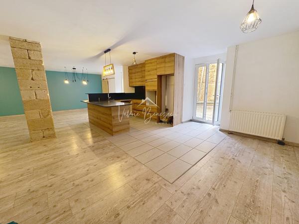 Saint-Affrique (12400) Appartement lumineux de 140 m² avec patio au coeur de Saint-Affrique