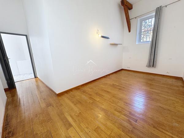 Saint-Affrique (12400) Appartement lumineux de 140 m² avec patio au coeur de Saint-Affrique