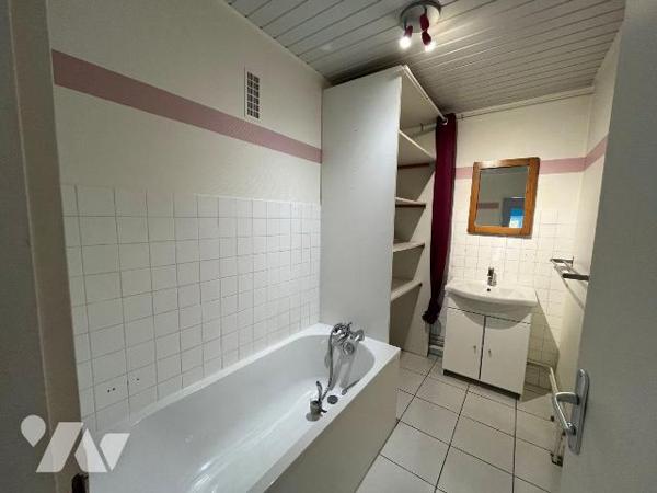 APPARTEMENT 62.37 m2 - 1 CHAMBRE - BALCON - A VENDRE - GRANDE SYNTHE.

EXCLUSIVITE !!!!!

S...