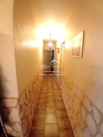 Vue sur la campagne, beau pavillon sur sous sol complet avec sa véranda