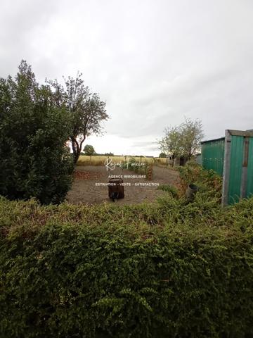 Vue sur la campagne, beau pavillon sur sous sol complet avec sa véranda