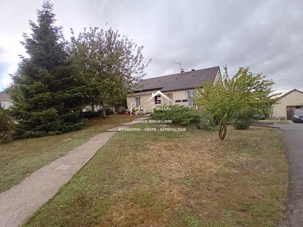 Vue sur la campagne, beau pavillon sur sous sol complet avec sa véranda