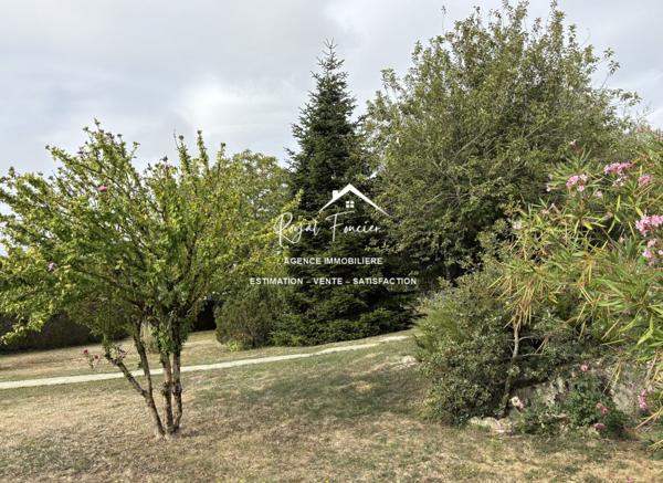 Vue sur la campagne, beau pavillon sur sous sol complet avec sa véranda
