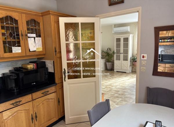 Vue sur la campagne, beau pavillon sur sous sol complet avec sa véranda