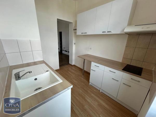 Appartement à louer 2 pièces 58.46m² Saint-Quentin (02100)