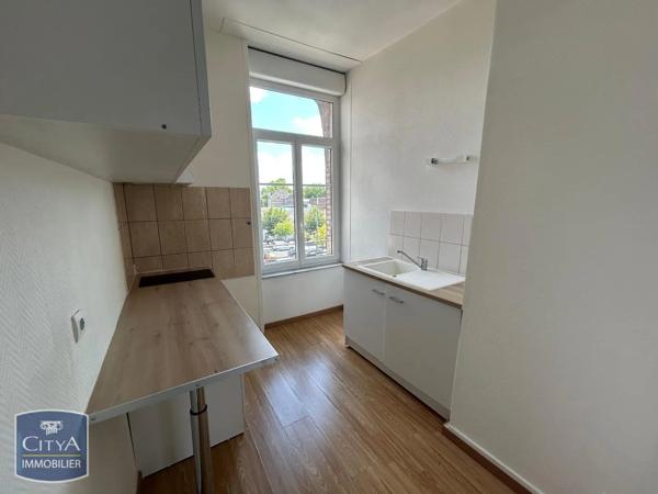 Appartement à louer 2 pièces 58.46m² Saint-Quentin (02100)