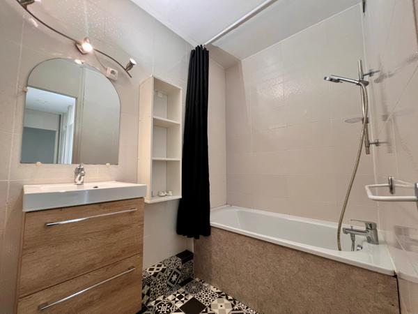 T3 - 2 Chambres rénové - Balcons - Cave et parking