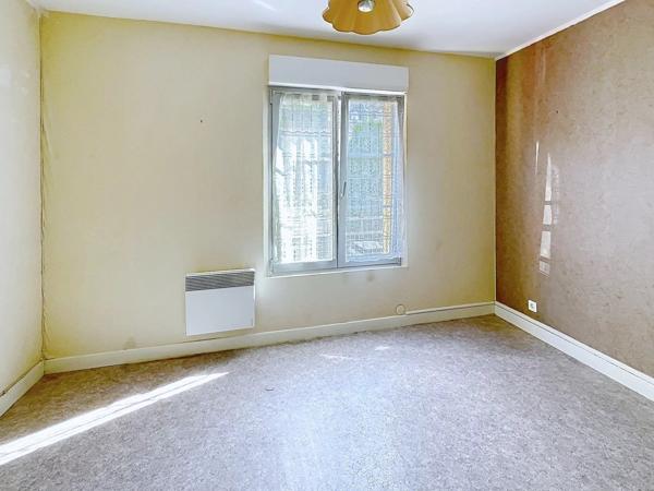 Vente                                                      Maison de ville
                        
                     4 pièces                      73 m2                     à Laon