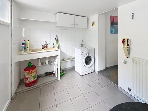 Vente                                                      Maison de ville
                        
                     4 pièces                      73 m2                     à Laon