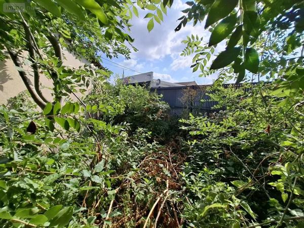 Achat - Garage et parking Saintes 17100 49 m 2 123 m 2