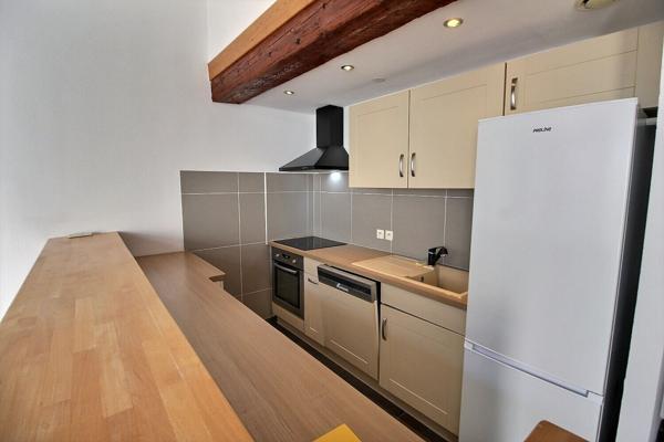 A LOUER CABESTANY CENTRE VILLE APPARTEMENT T3 DE 65 M² AVEC TERRASSE ET GARAGE