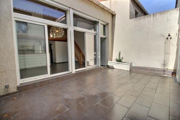 A LOUER CABESTANY CENTRE VILLE APPARTEMENT T3 DE 65 M² AVEC TERRASSE ET GARAGE