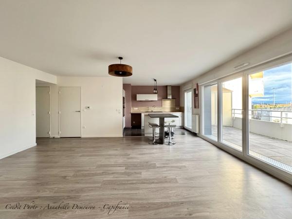 Appartement T4 CLERMONT-FERRAND quartier République / CHU Estaing, avec terrasses, cave et deux stationnements