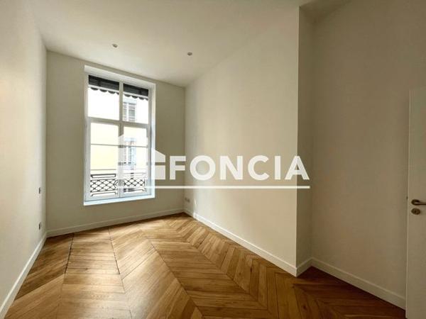 Location Appartement 5 pièces 150 m² - 1 RUE CHARLES DULLIN Lyon 69002