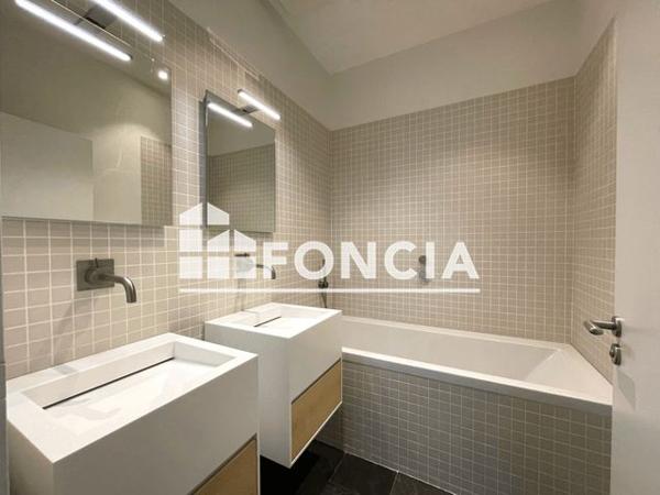 Location Appartement 5 pièces 150 m² - 1 RUE CHARLES DULLIN Lyon 69002