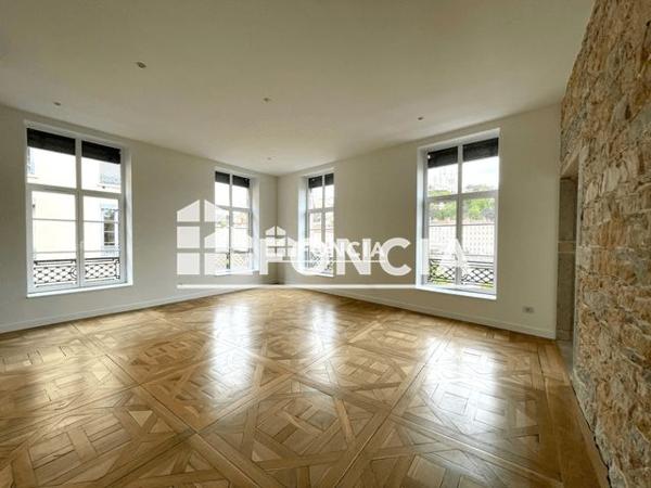 Location Appartement 5 pièces 150 m² - 1 RUE CHARLES DULLIN Lyon 69002