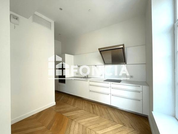 Location Appartement 5 pièces 150 m² - 1 RUE CHARLES DULLIN Lyon 69002